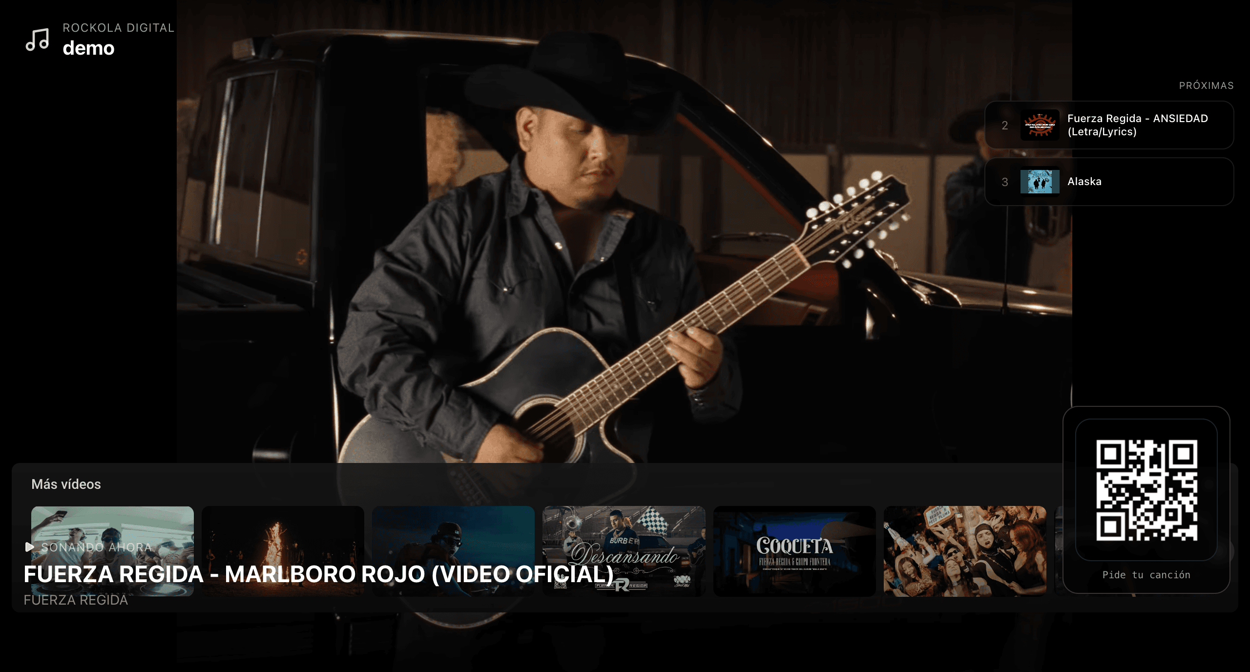 Smart TV mostrando interfaz de Rockola Digital con QR — Rockola Virtual para bares